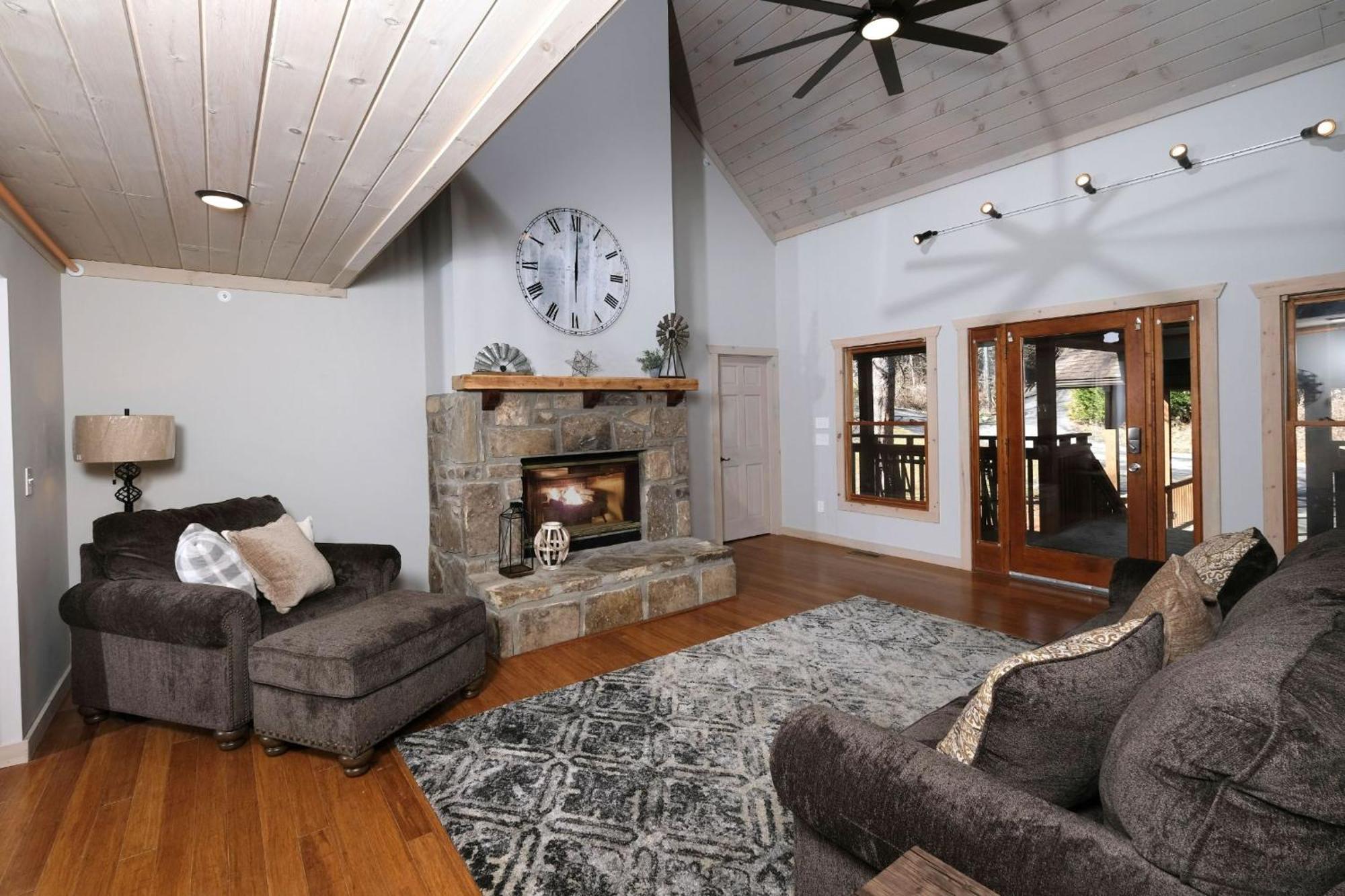 Rocky Top Lodge جاتلينبرج المظهر الخارجي الصورة
